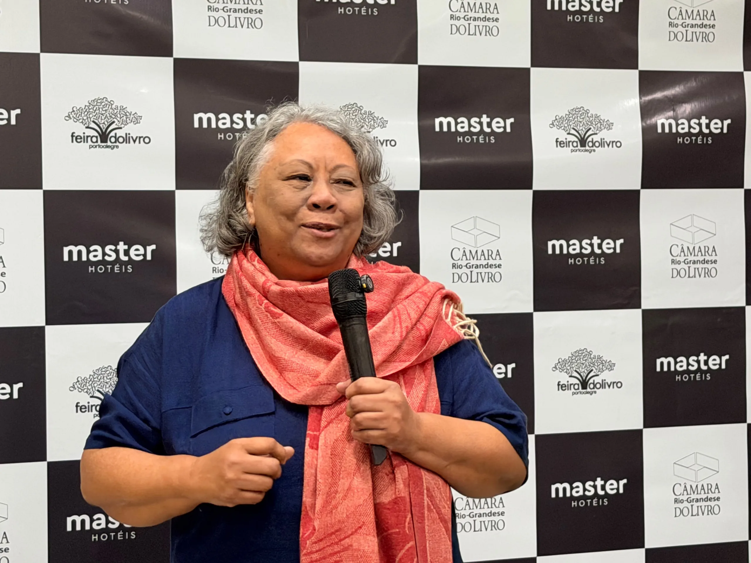 Heloisa Pires Lima é a primeira mulher negra escolhida como patrona da Feira do Livro de Porto Alegre; a 72ª edição ocorre de 30 de outubro a 15 de novembro