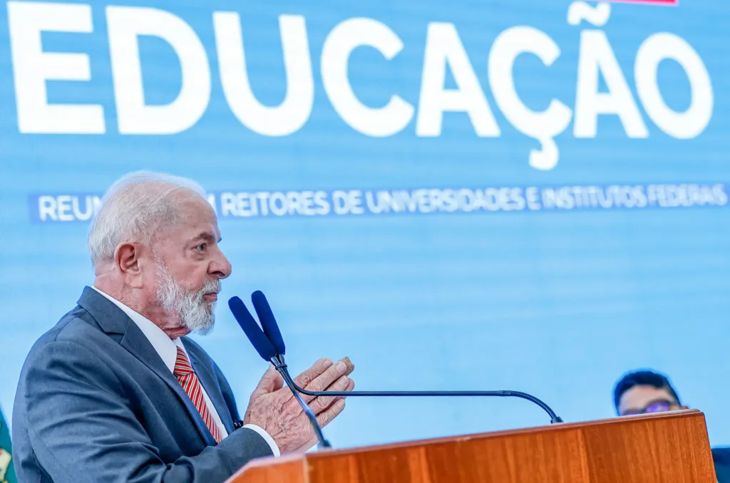 Signatários destacam retomada de investimentos, expansão da Rede Federal e fortalecimento da pesquisa científica nos governos Lula