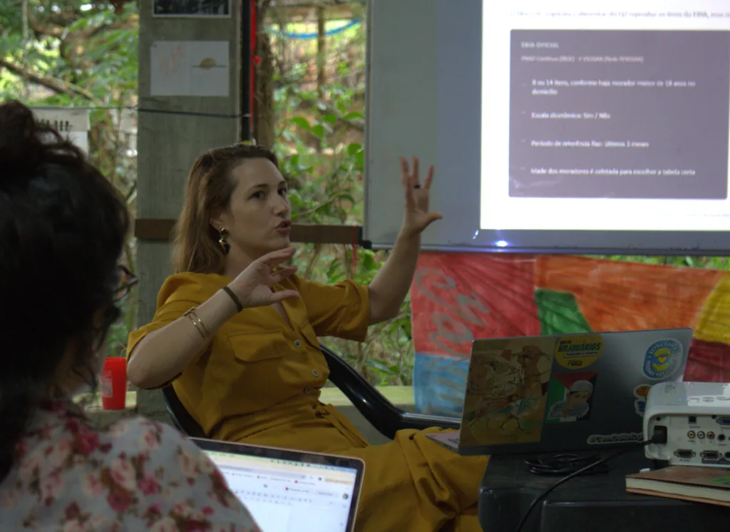 Manoela Huck, pesquisadora do projeto “Facilitando o acesso ao PAA e Cozinhas Solidárias”