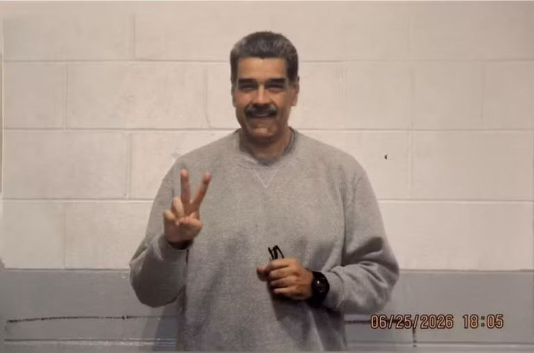 Registro de Nicolás Maduro na prisão, no dia 25 de agosto