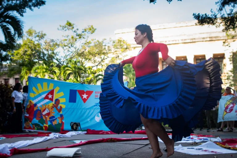 Ofensiva imperialista e resistência marcam debates no 1º dia da Assembleia da Alba em Cuba