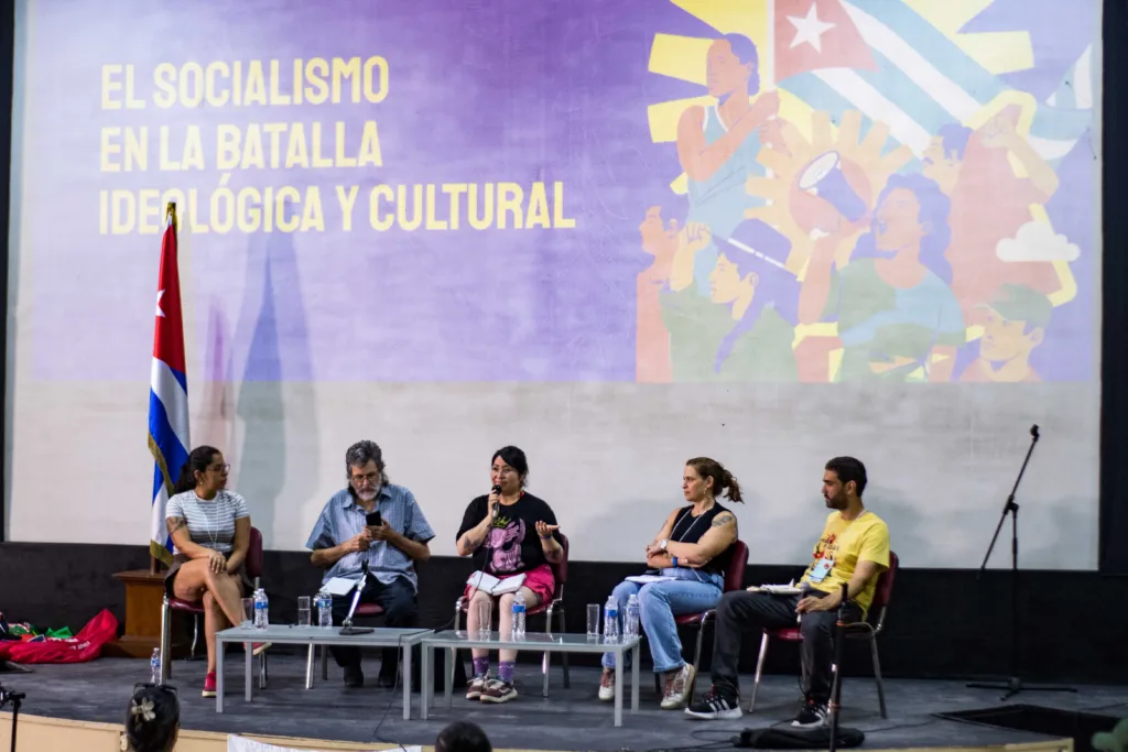 O painel 'O socialismo na batalha ideológica e cultural' ocorreu nesta sexta (7)