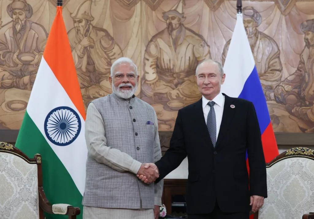 O presidente da Rússia, Vladimir Putin, e o primeiro-ministro da Índia, Narendra Modi.