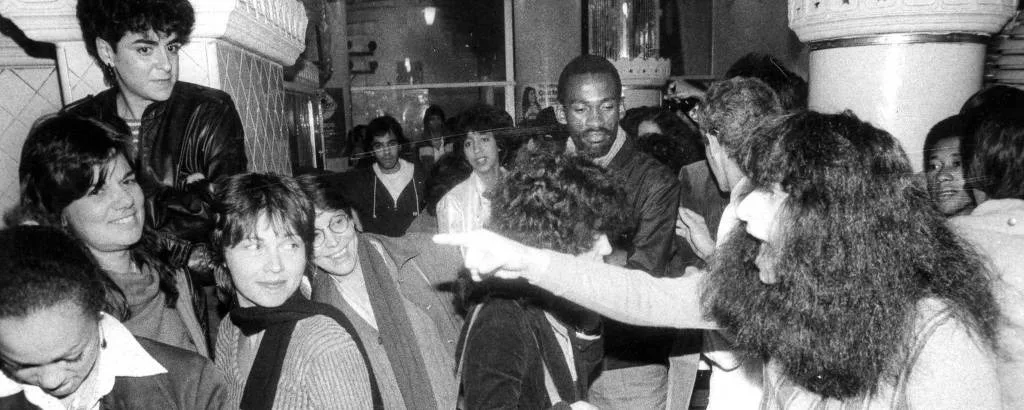 Em 19 de agosto de 1983, ativistas ocuparam o Ferro’s Bar após serem impedidas de distribuir o boletim ChanacomChana; a data deu origem ao Dia Nacional do Orgulho Lésbico.