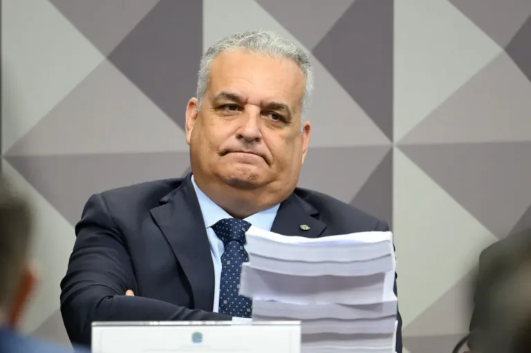 Vice de Flávio Bolsonaro, Alfredo Gaspar é acusado de estupro em processo parado no STF 