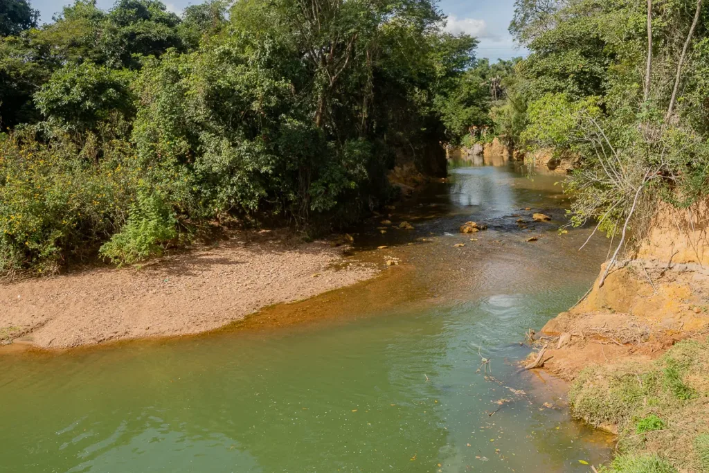 Especialista alerta que a análise da expansão deve considerar os impactos cumulativos sobre o Rio Melchior, que já recebe diferentes cargas de efluentes