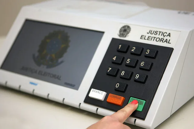 Pesquisas detalham intenção de voto, rejeição e preocupações dos eleitores