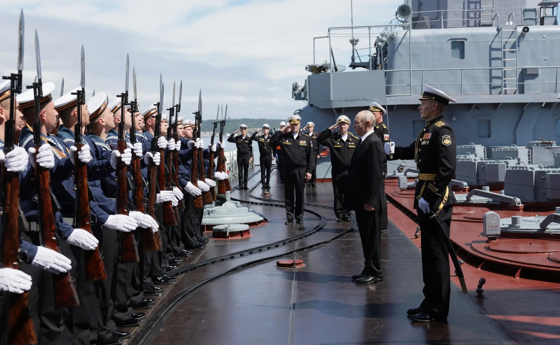Vladimir Putin realiza visita aos exercícios da Frota do Pacífico, no Extremo Oriente da Rússia em 12 de agosto de 2026