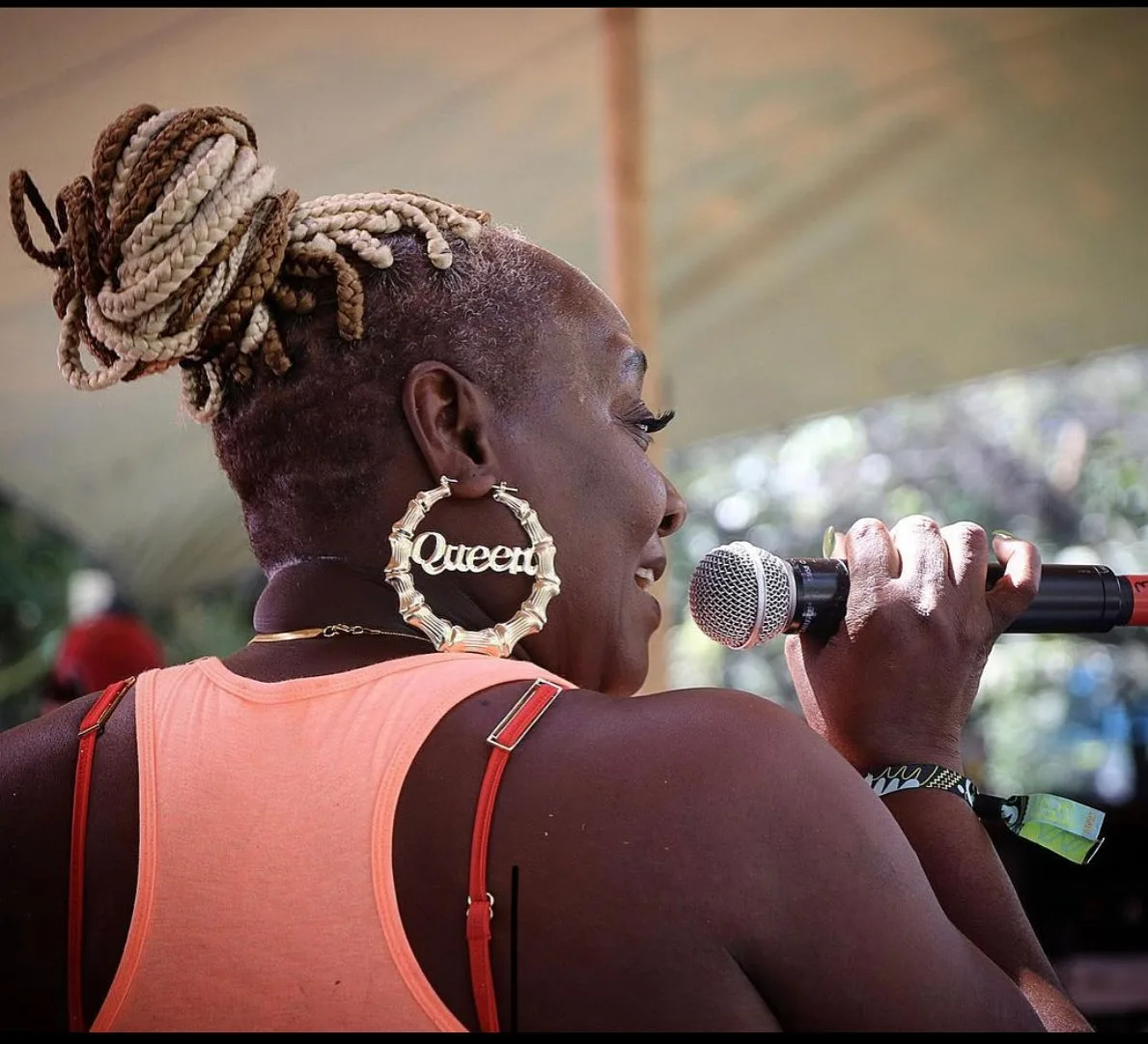 Cantora jamaicana radicada no Reino Unido, Warrior Queen se apresenta no Brasil em agosto pela primeira vez