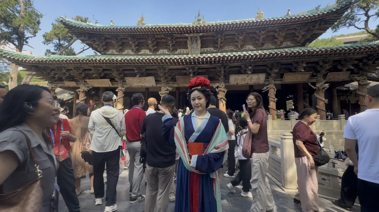 Templo de Jinci, em Shanxi, preserva um conjunto de mais de 100 construções históricas, incluindo esculturas da dinastia Song e exemplos da arquitetura tradicional chinesa.
