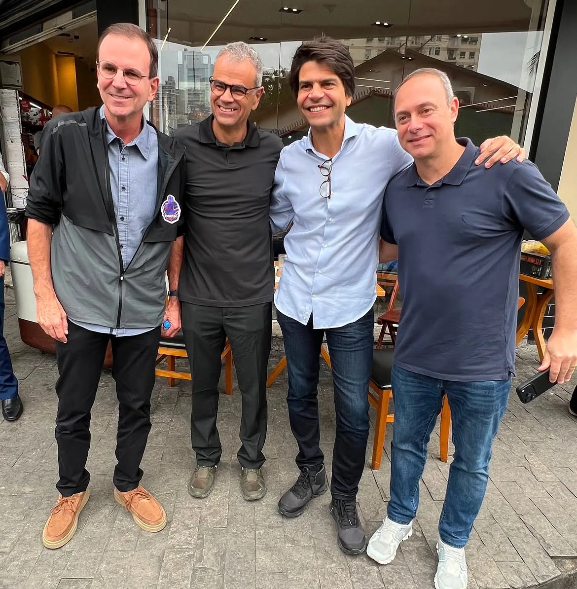 Da esquerda para a direita: Eduardo Paes, Rogério Lisboa, Pedro Paulo e Dudu Reina formalizam aliança
