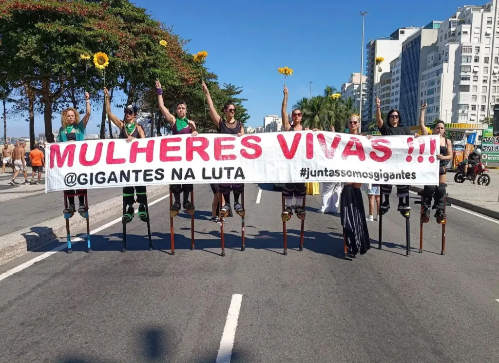 Ato pela aprovação do PL da Misogonia aconteceu em Copacabana, no Rio de Janeiro.