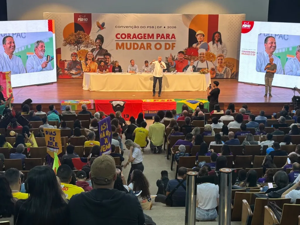 Lideranças do partido defenderam mudança no comando do GDF e responsabilizaram o atual governo pela crise do banco público