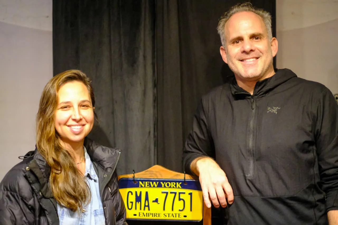W4 Café é um local diferenciado, estilo nova-iorquino, especializado em cafés e transportado para o bairro por um casal brasileiro/americano: Kristopher Moore e Fabiana Moore