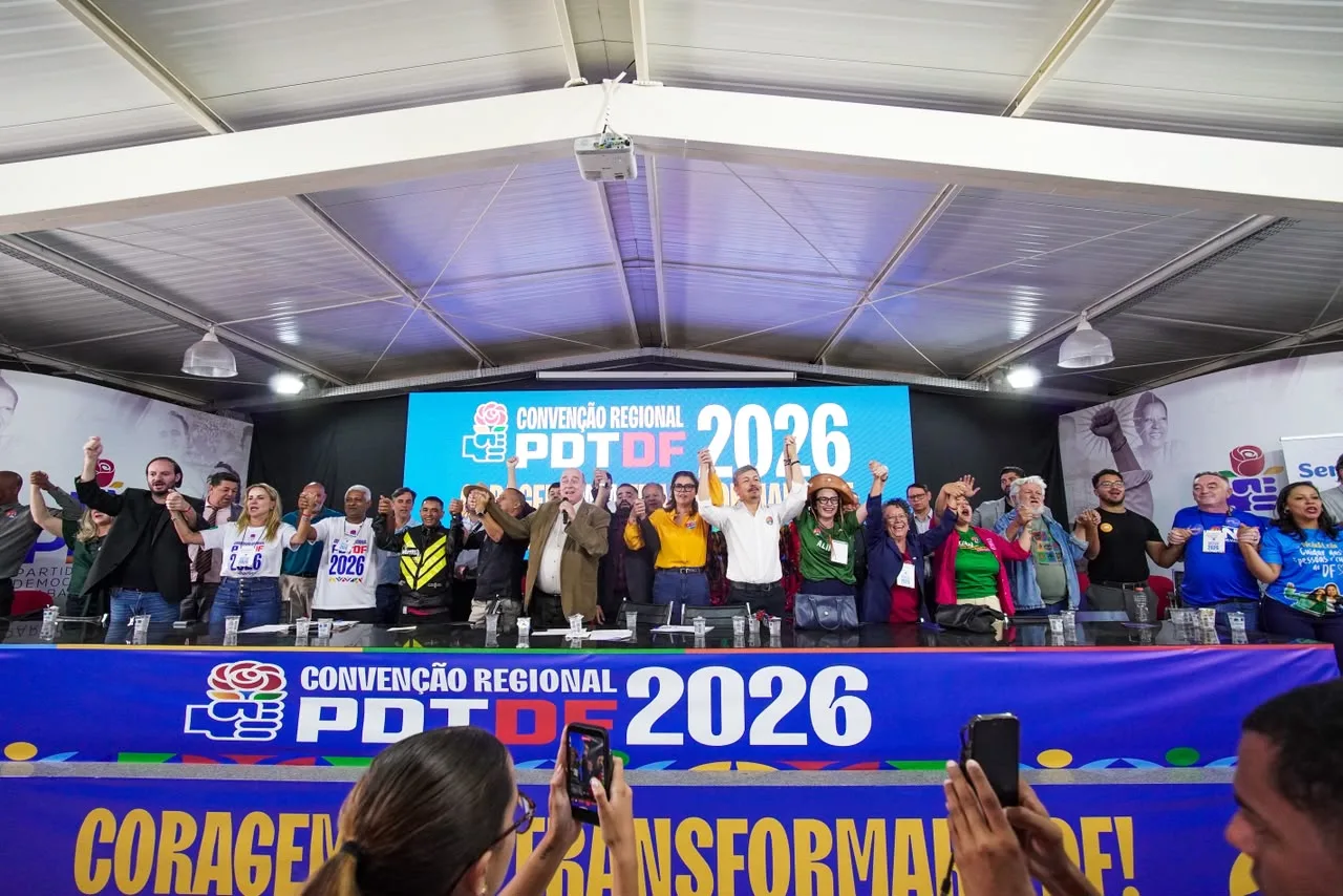 Dirigentes, militantes e representantes de partidos participaram do encontro que definiu as candidaturas da legenda para as eleições de 2026