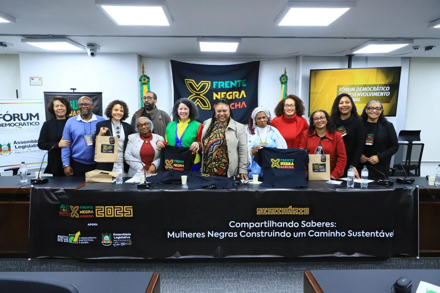 Criada em 2019, a organização surgiu com o objetivo de ampliar a presença da população negra nos espaços de decisão e fortalecer processos de formação política e organização comunitária