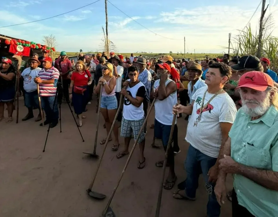 Assentamento 15 de Abril fica localizado em Campos dos Goytacazes (RJ)