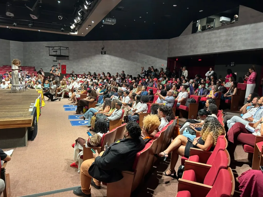 Participantes do encontro se reuniram para discutir representação política e políticas de enfrentamento ao racismo no DF