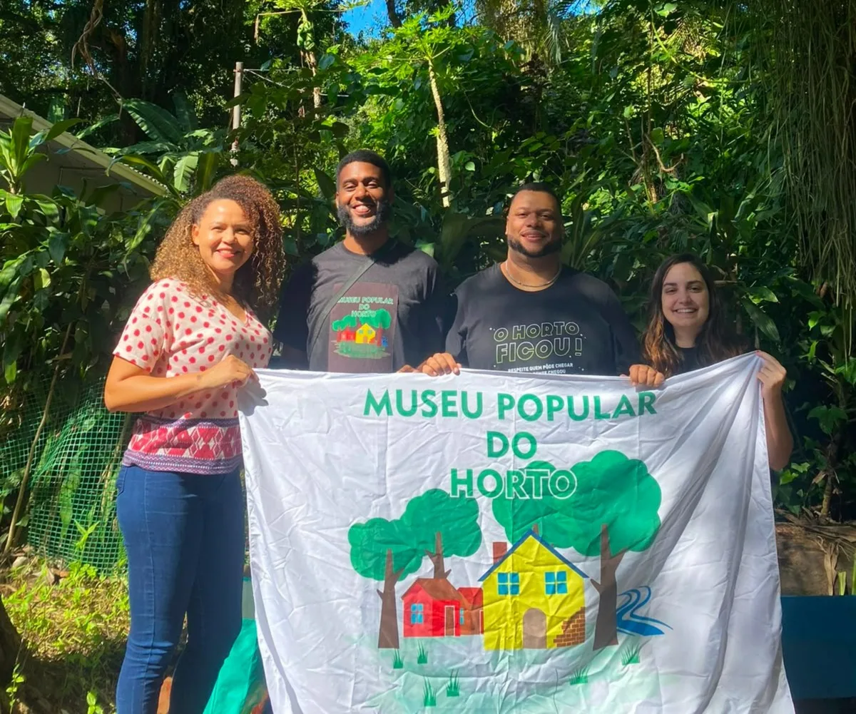 Pesquisadora quilombola Arlete Gomes e os diretores do Museu do Horto, Felipe Vieira, Luiz Antonio e Laura Paiva