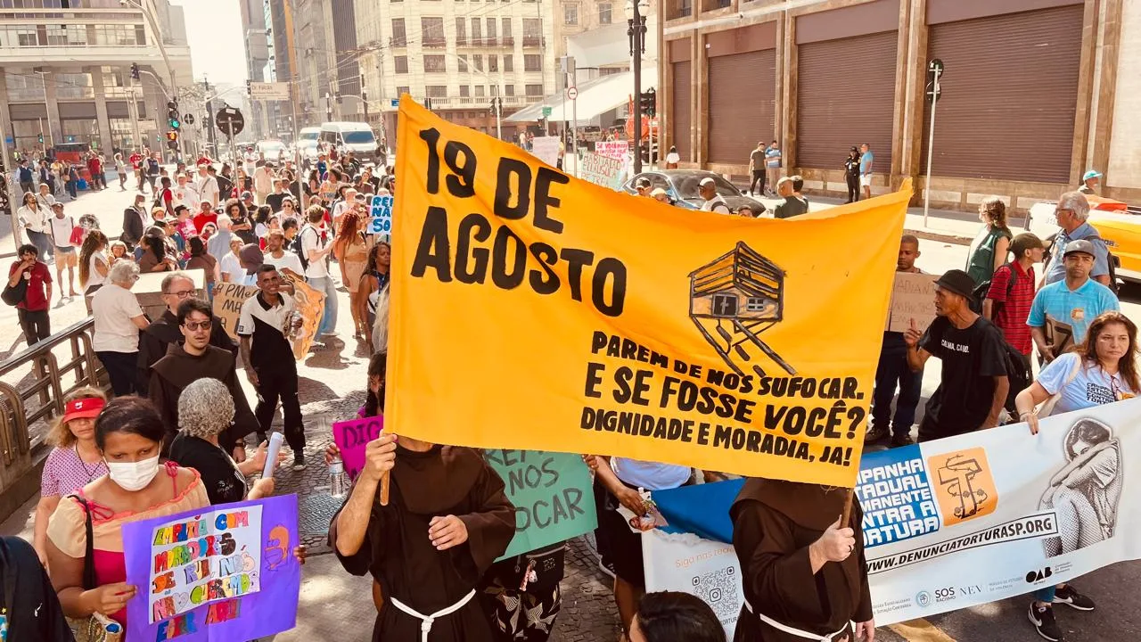 Ato no centro de SP marcou o Dia Nacional de Luta da População em Situação de Rua