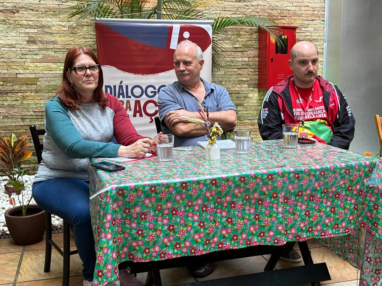 Altamiro Borges durante debate sobre mídia alternativa no Armazém do Campo