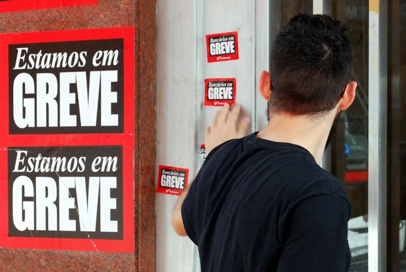 Bancários fazem paralisação nacional de 24 horas nesta quinta-feira