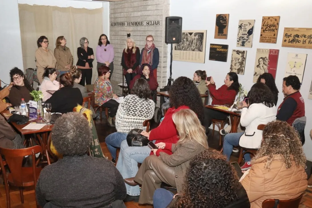 Observatório de Feminicídios Lupa Feminista lançou, nesta terça-feira (25), o dossiê "Há vida por trás dos dados", resultado de quatro anos de monitoramento no Rio Grande do Sul