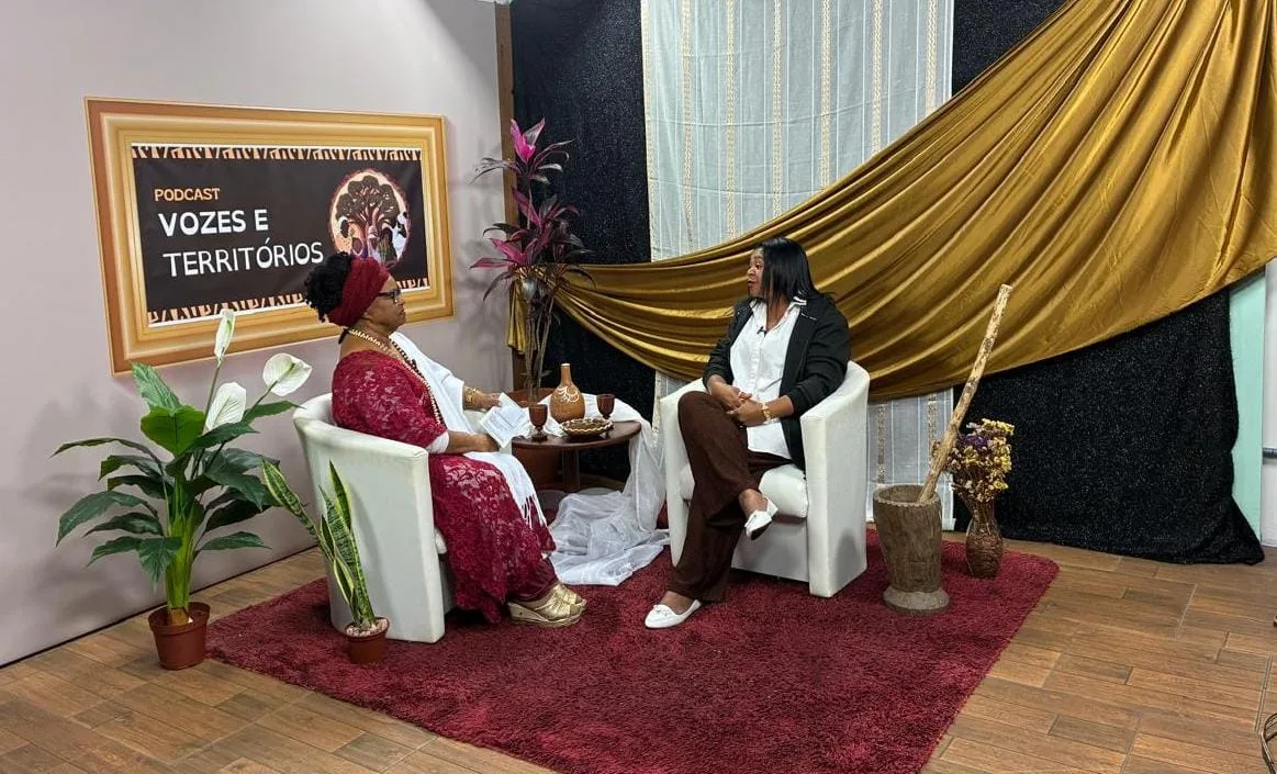 Gil Neves, educadora popular e convidada do primeiro episódio do podcast Igualdade e Cultura Negra: Vozes e Territórios, aborda a economia solidária e a organização das comunidades de matriz africana no RS