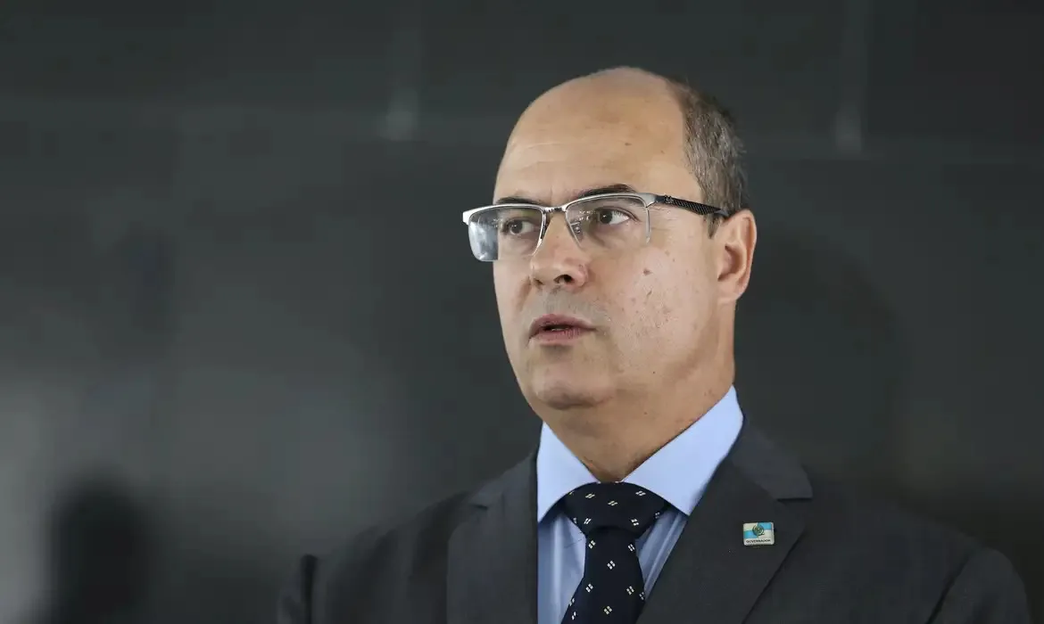 Witzel desiste de candidatura e declara apoio a Garotinho no Rio 