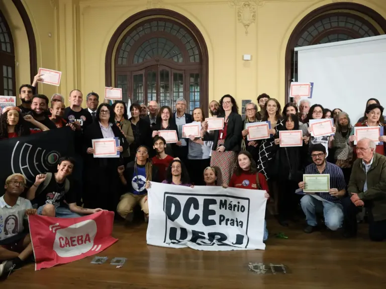 Cerimônia de diplomação póstuma de estudantes e professores UFRJ