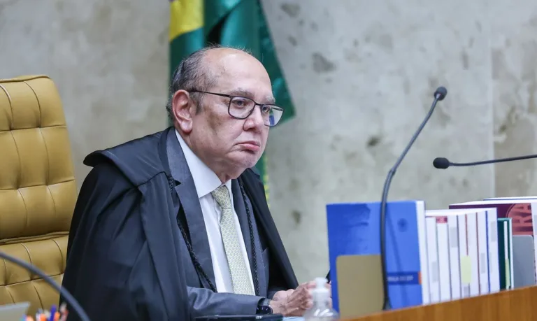 Gilmar Mendes e Zanin pedem à PF acesso à íntegra do celular de Vorcaro; Mendonça é contra 