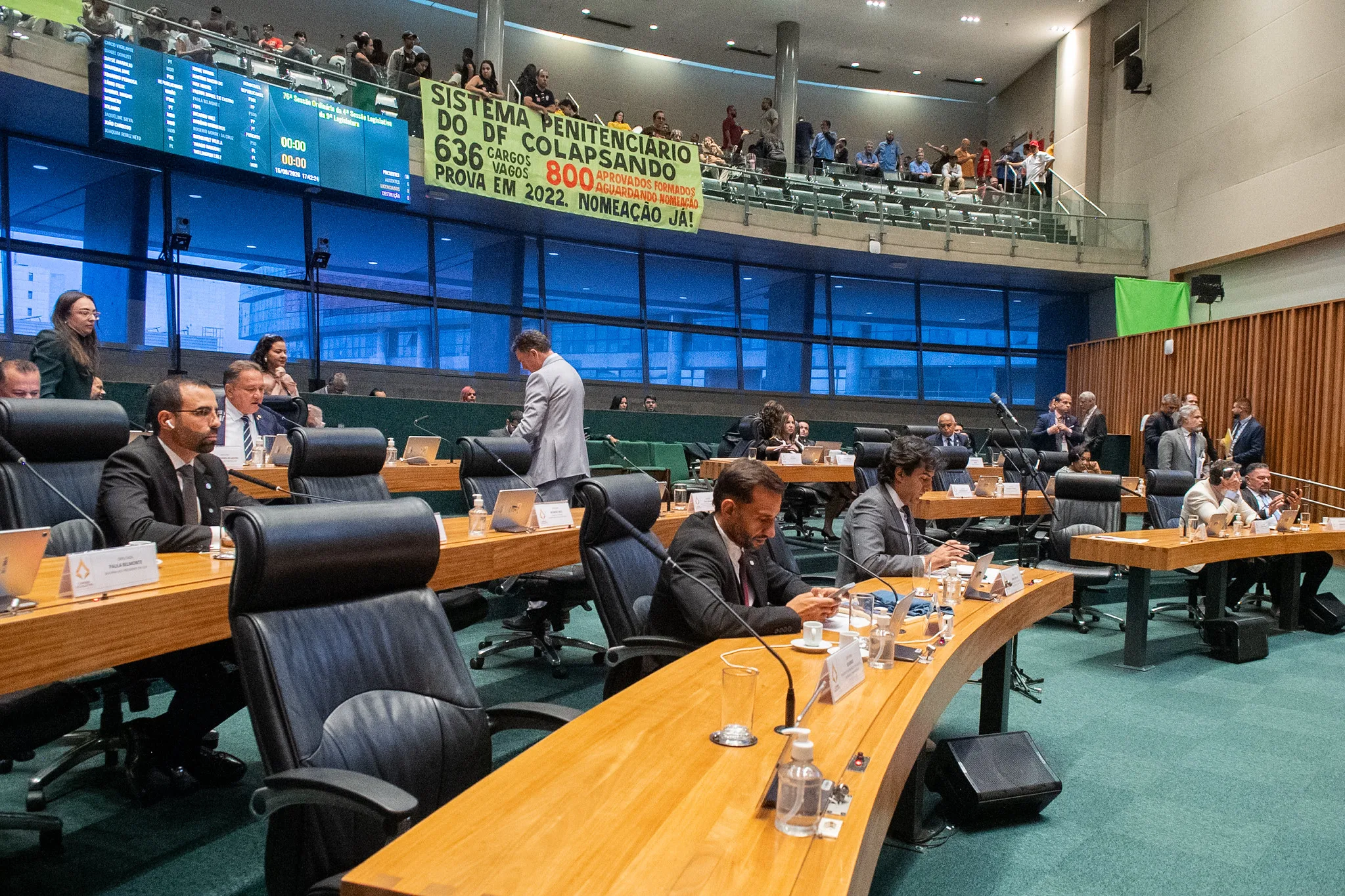 Sessão ordinária reuniu deputados e representantes dos rodoviários na Câmara Legislativa do Distrito Federal
