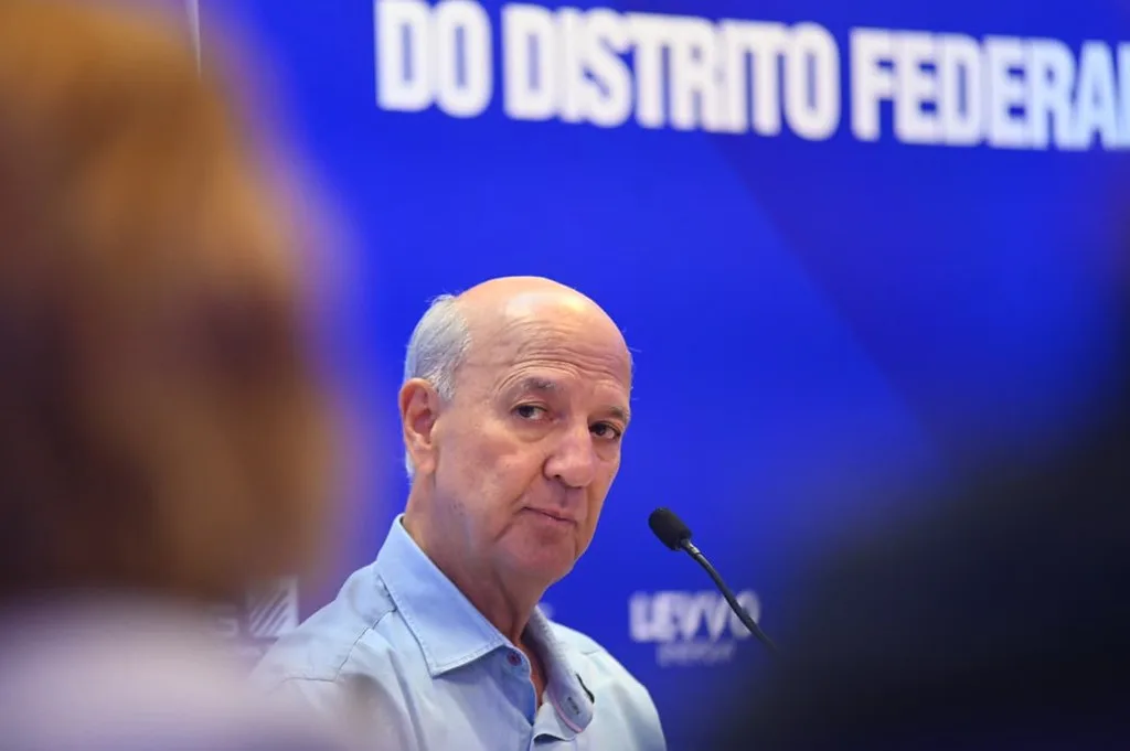 ‘Não votem mais em mim’, diz Arruda após TSE barrar candidatura
