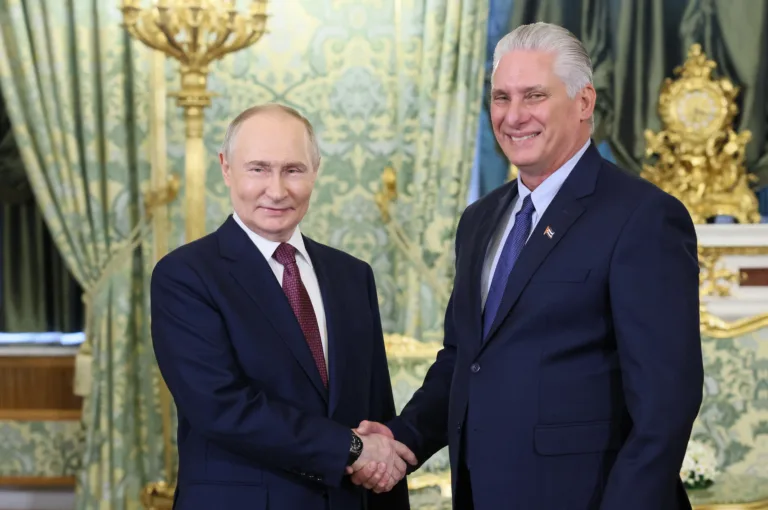 Rússia apoia aspirações de Cuba de ingressar nos Brics como membro pleno