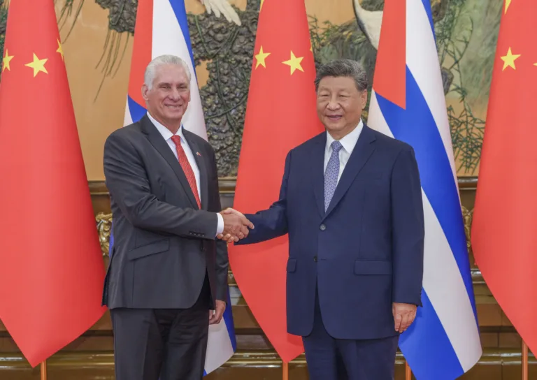 China reafirma apoio 'firme' ao socialismo cubano no 66º aniversário das relações bilaterais