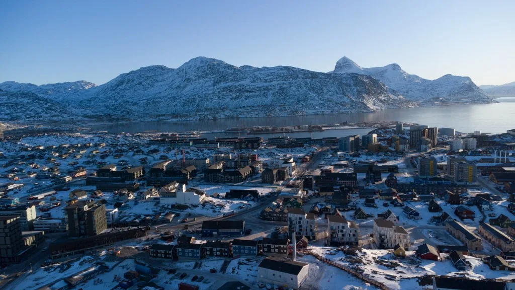Vista aérea das ruas de Nuuk, capital da Groenlândia