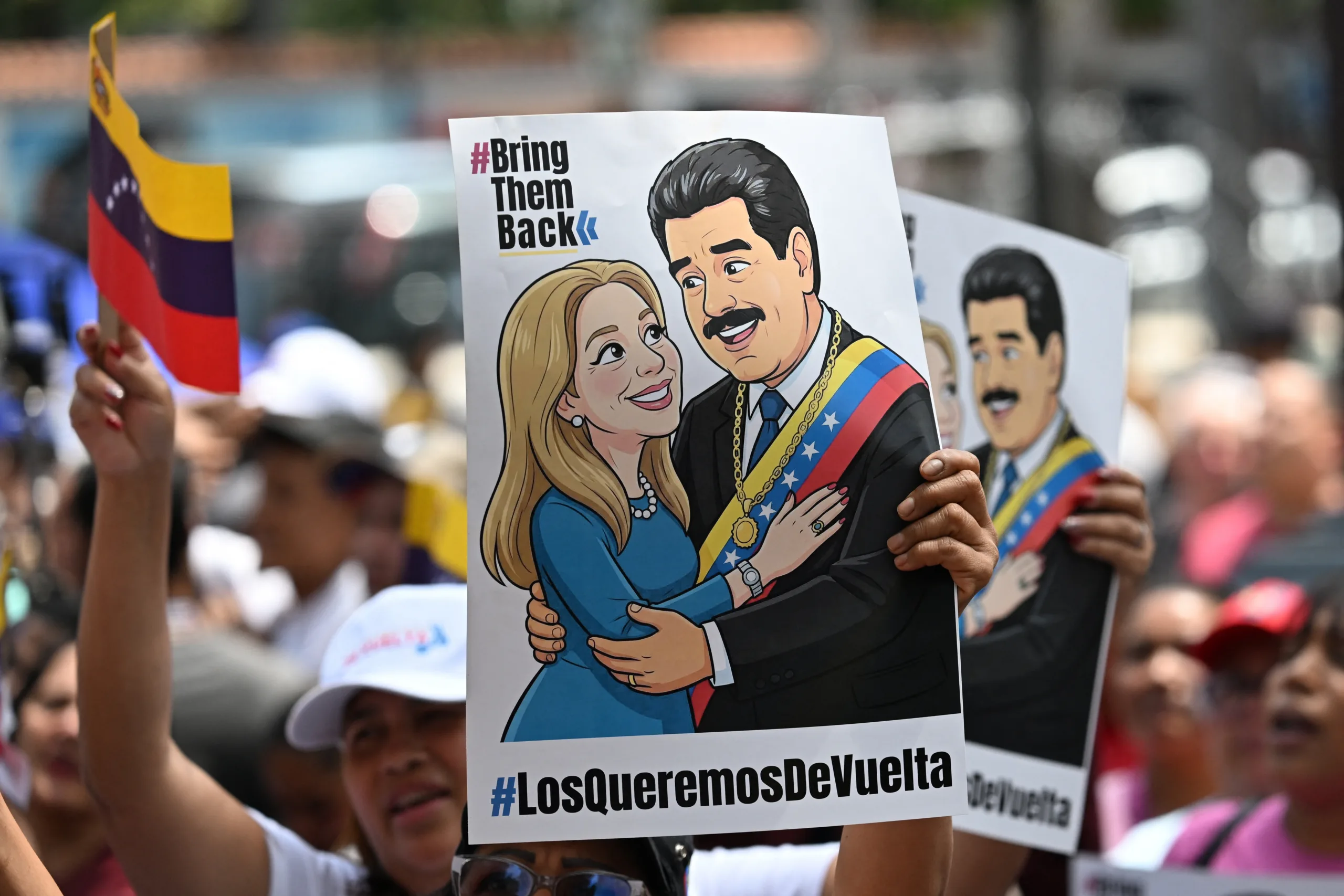 Manifestação em Caracas pede o retorno do presidente Nicolás Maduro e de sua esposa, a deputada Cilia Flores.