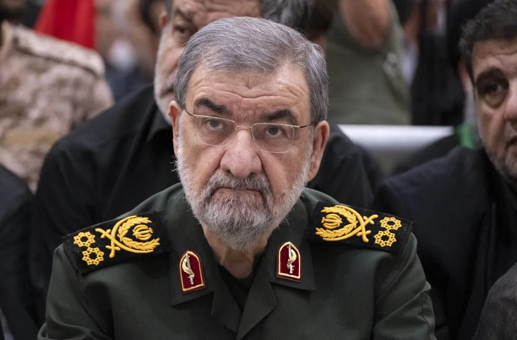 O chefe de segurança do Irã, Mohsen Rezaei, apresentou as mais recentes para encerrar a guerra