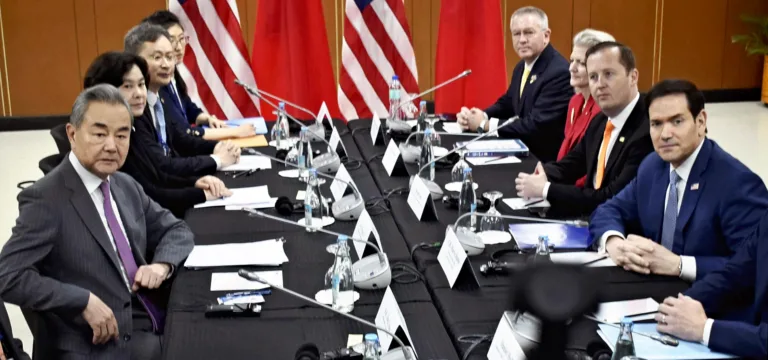 China e EUA negociam redução de tarifas antes de visita de Xi a Washington no final do mês