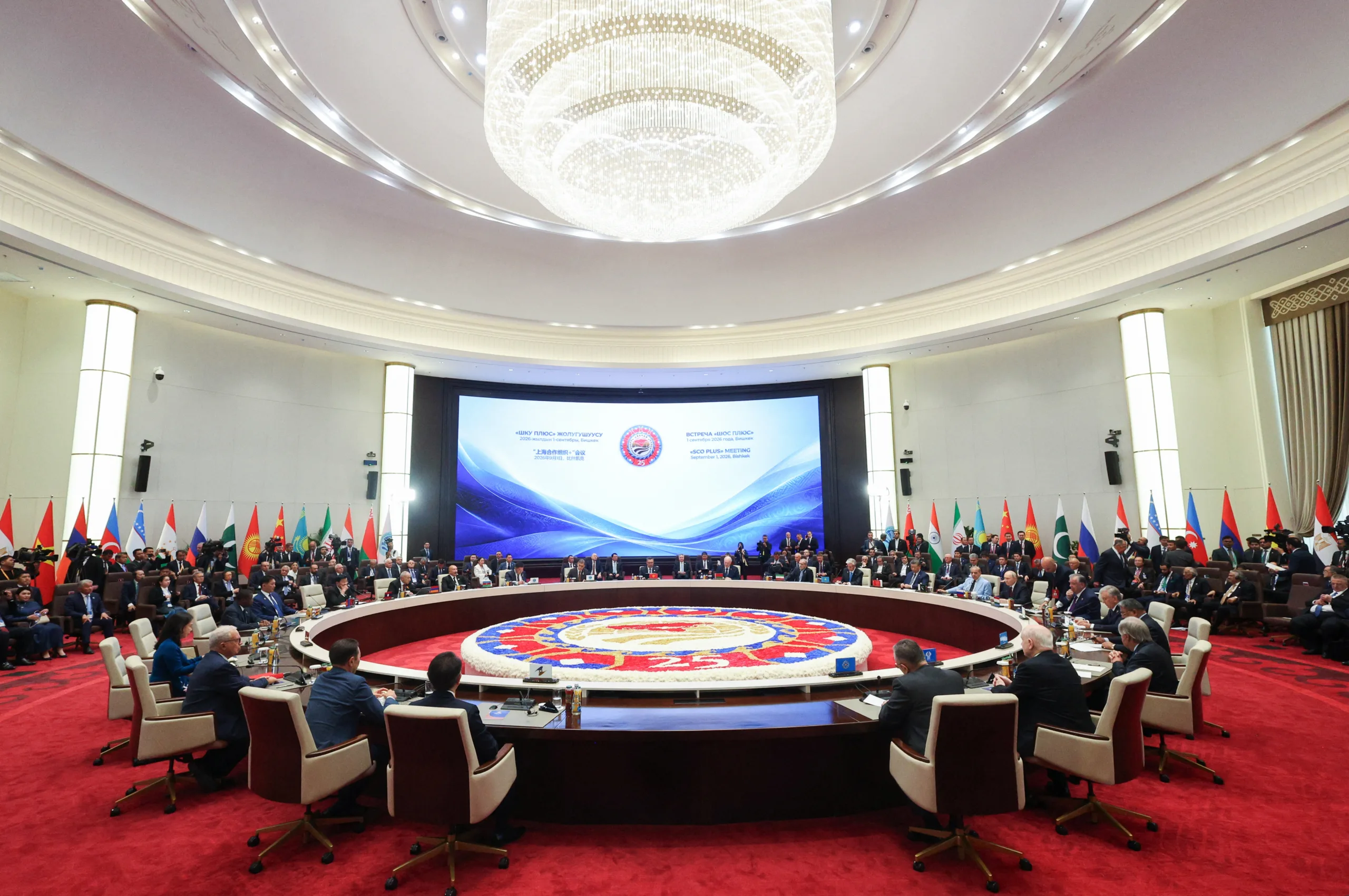 Líderes dos países-membros da OCX reunidos em Bishkek, no Quirguistão.