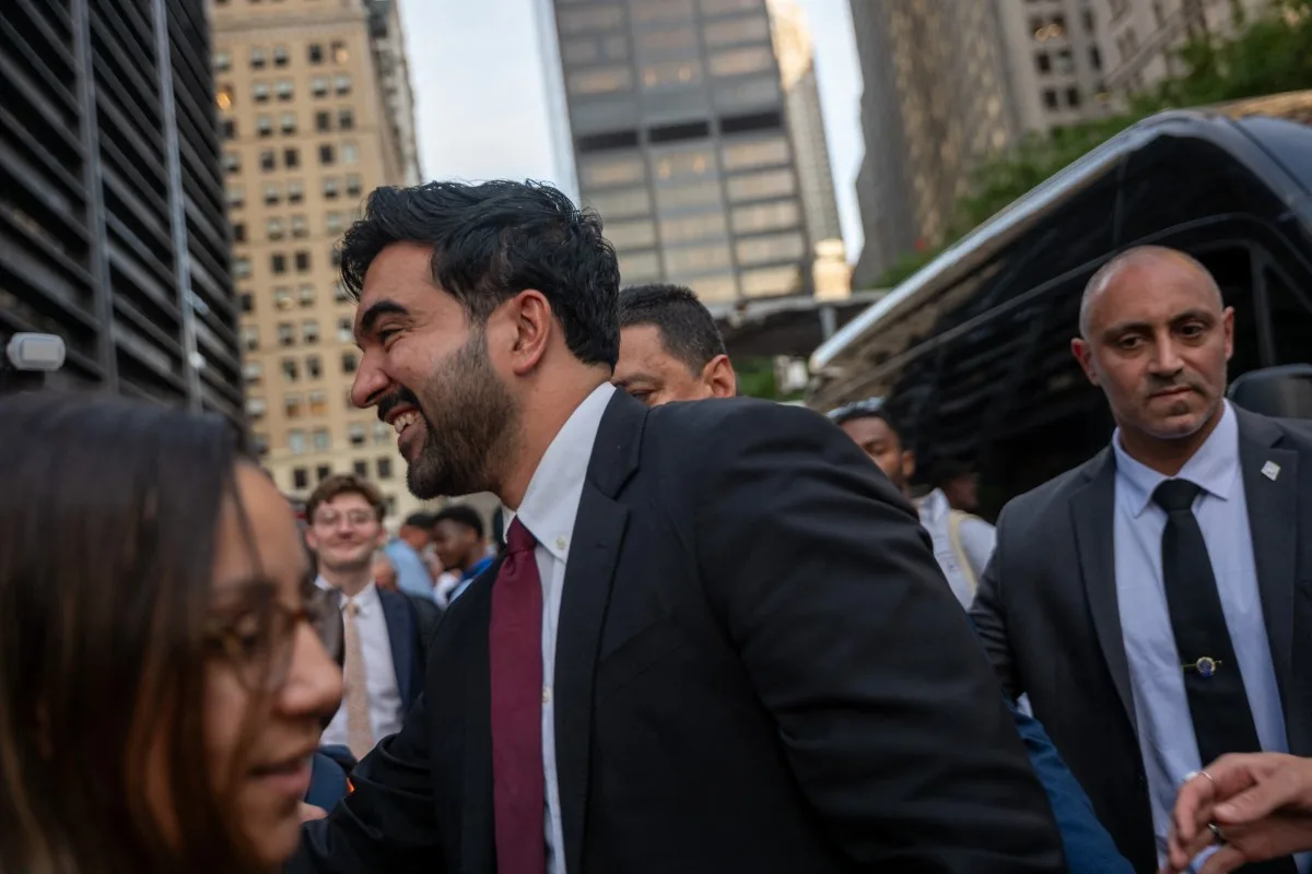 O prefeito de Nova York, Zohran Mamdani, durante uma marcha pelo Dia do Trabalho em Manhattan. 08/09/2026