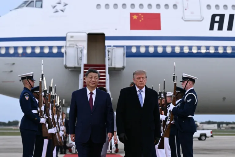 Presidente chinês Xi Jinping é recebido por Trump para agenda de três dias nos EUA