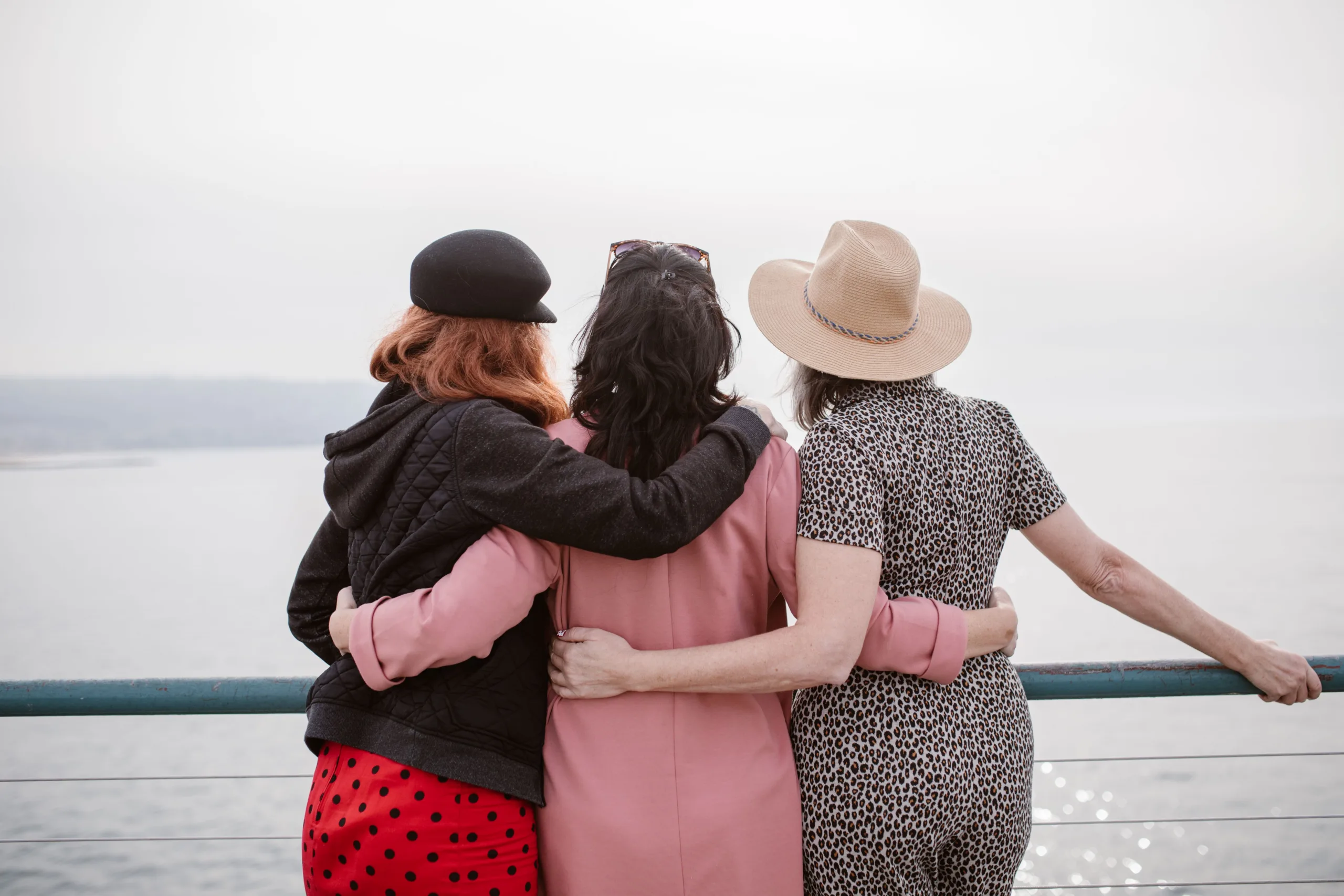 Por que as mulheres estão priorizando as amizades em vez de amor?