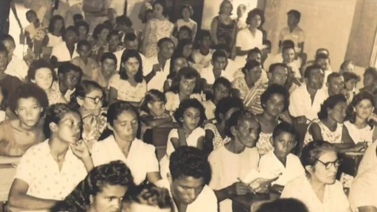 Moradores de Angicos participaram do curso de alfabetização de adultos de Paulo Freire para aprender a ler e escrever