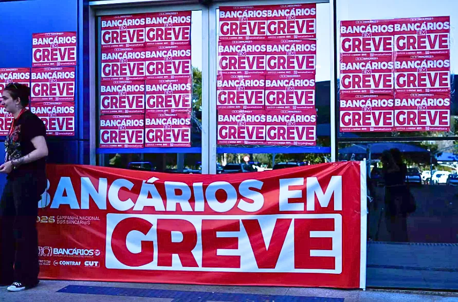 Agência da Caixa no DF interditada em razão da greve