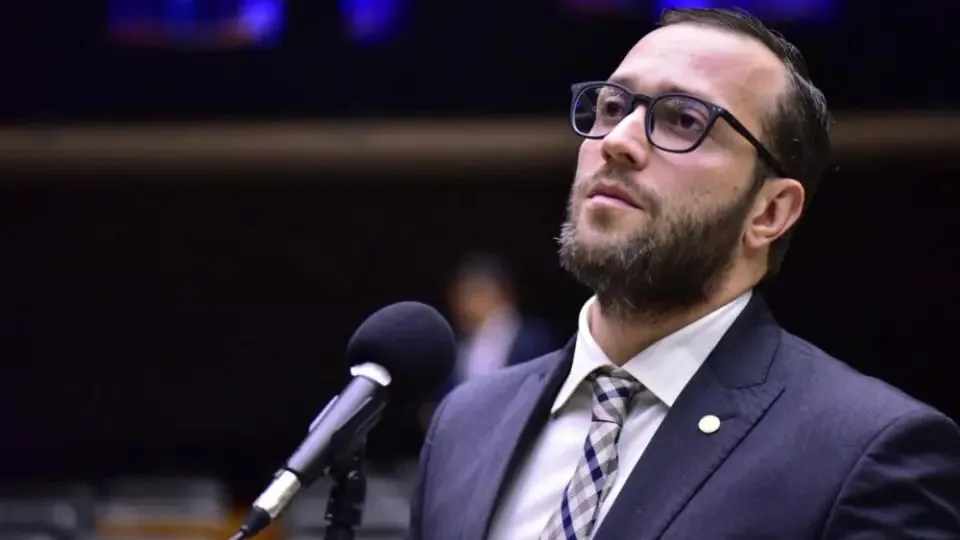 Filipe Barros também publicou vídeo com Deltan Dallagnol, que está com a campanha suspensa.