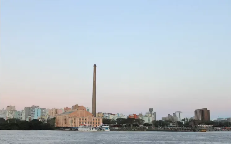Moradia, mobilidade e adaptação climática serão debatidas na Faculdade de Arquitetura da UFRGS, em Porto Alegre
