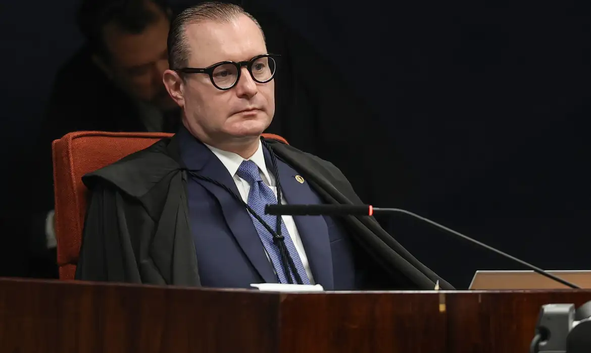 Ministro do STF Cristiano Zanin teve dados expostos por Deltan Dallagnol em defesa sobre impugnação de candidatura