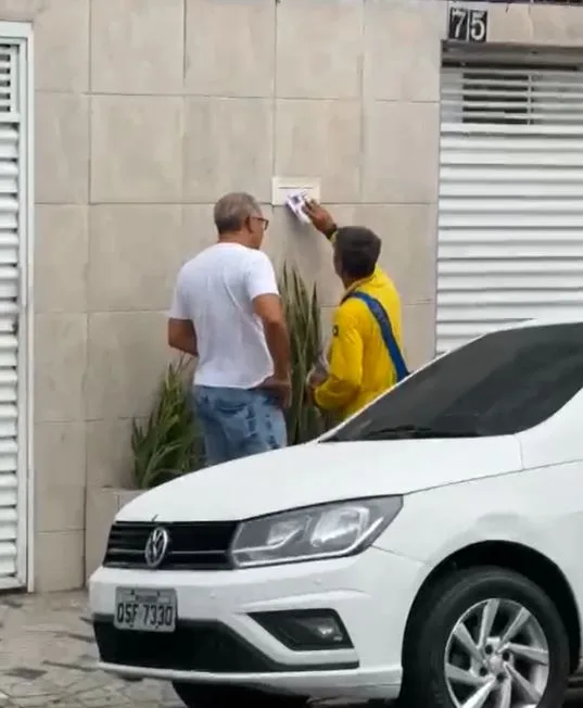 Trabalhadores realizavam a entrega de correspondências regulares e de malas diretas institucionais