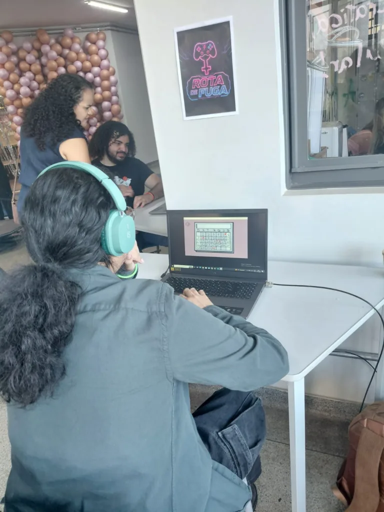 Estudante desenvolve "Rota de Fuga" no computador